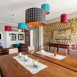 Amazing With Pool & Jacuzzi Vila