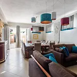 Vila Amazing With Pool & Jacuzzi *