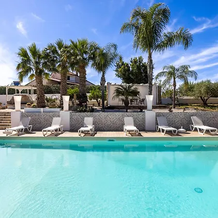 Amazing With Pool & Jacuzzi *
