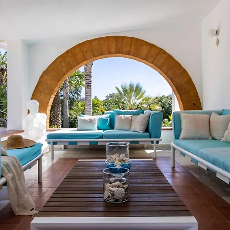 Amazing With Pool & Jacuzzi *