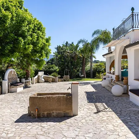Amazing With Pool & Jacuzzi Vila *